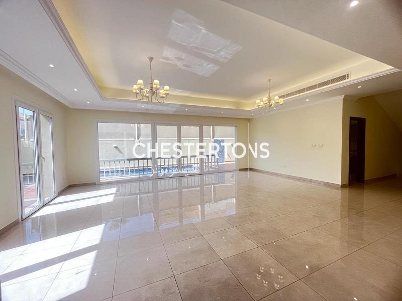 Image of Compound - 5 Bedrooms - 6 Bathrooms for Rental in Jumeirah-Dubai-United Arab Emirates, Image 1