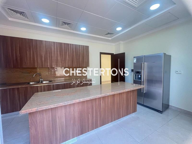 Image of Compound - 5 Bedrooms - 6 Bathrooms for Rental in Jumeirah-Dubai-United Arab Emirates, Image 14