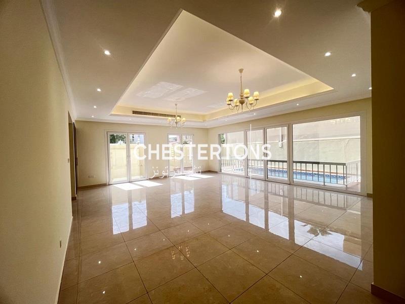 Image of Compound - 5 Bedrooms - 6 Bathrooms for Rental in Jumeirah-Dubai-United Arab Emirates, Image 4